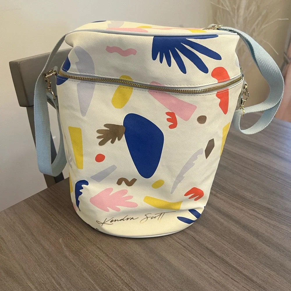 Kendra Scott Insulated Cooler Bag. Multicolor. Used - Picture 2 of 11